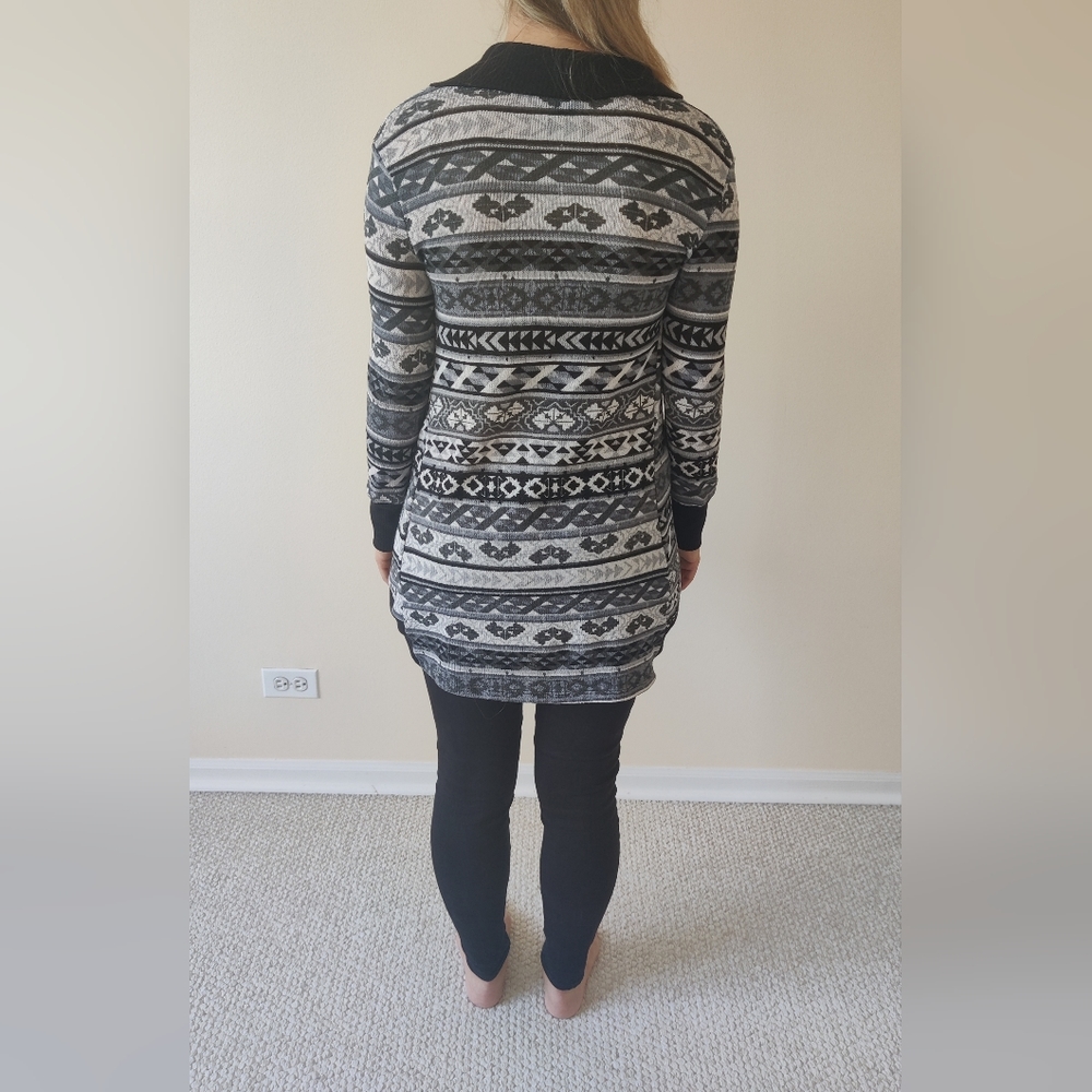 Patterned Cardigan - Picture 8 of 8